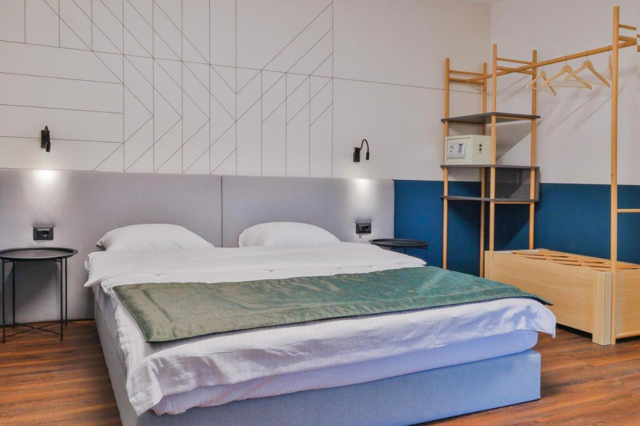 Benelux Hotel Peja Kültér fotó