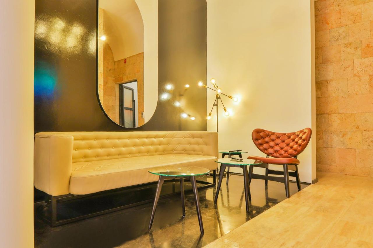 Benelux Hotel Peja Kültér fotó