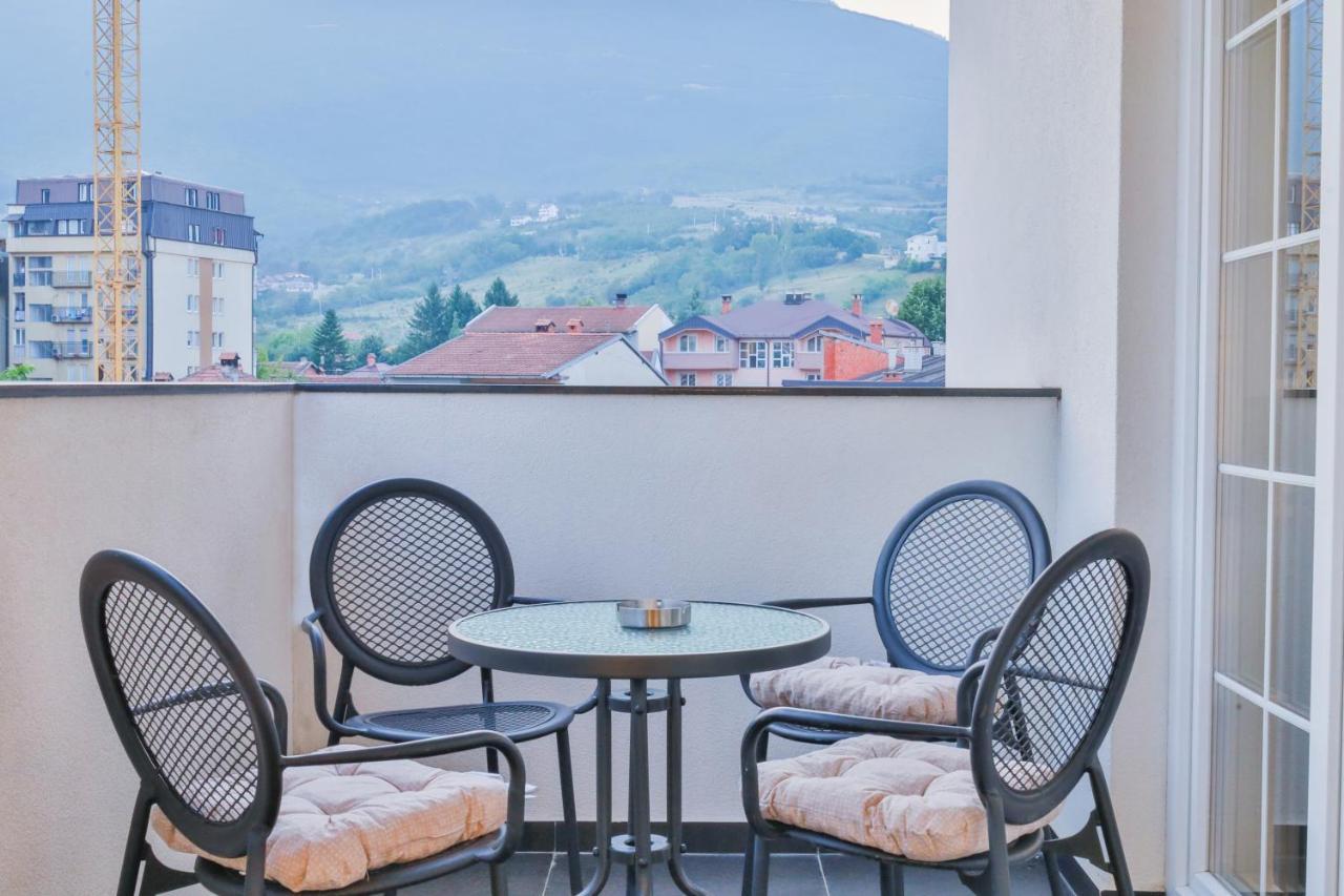 Benelux Hotel Peja Kültér fotó